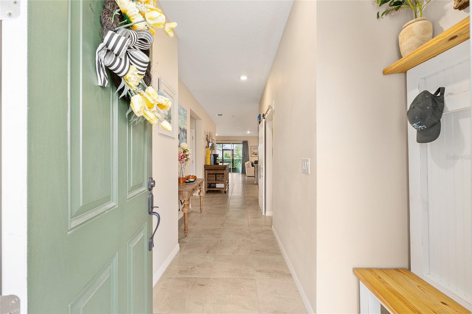 Entrance with bench niche - 8566 SW 79TH AVE, OCALA
