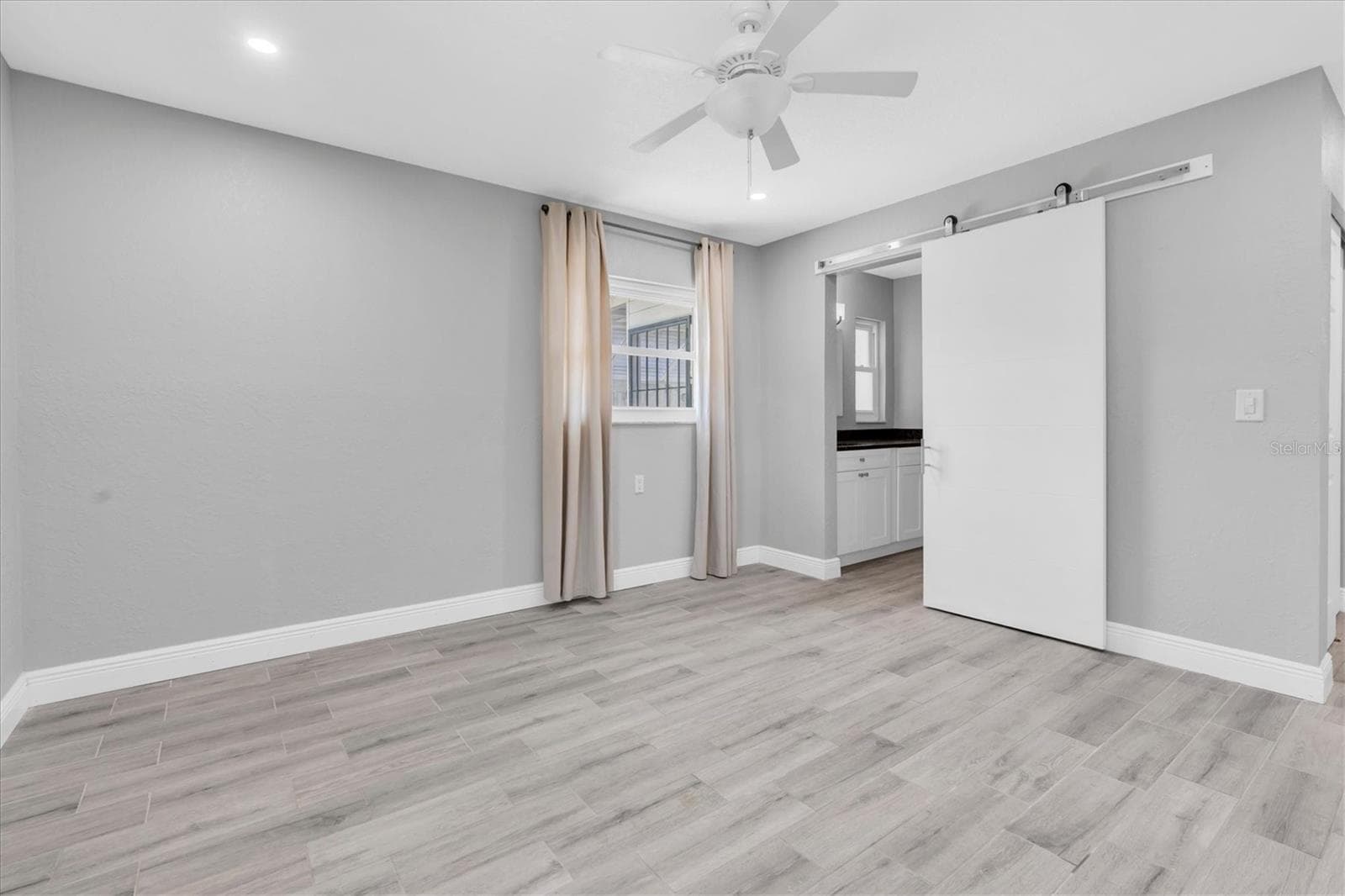 Primary with ensuite bathroom - 5619 DENVER ST NE, ST PETERSBURG