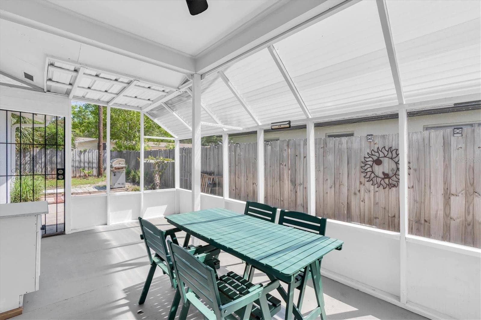 Screened in patio - 5619 DENVER ST NE, ST PETERSBURG