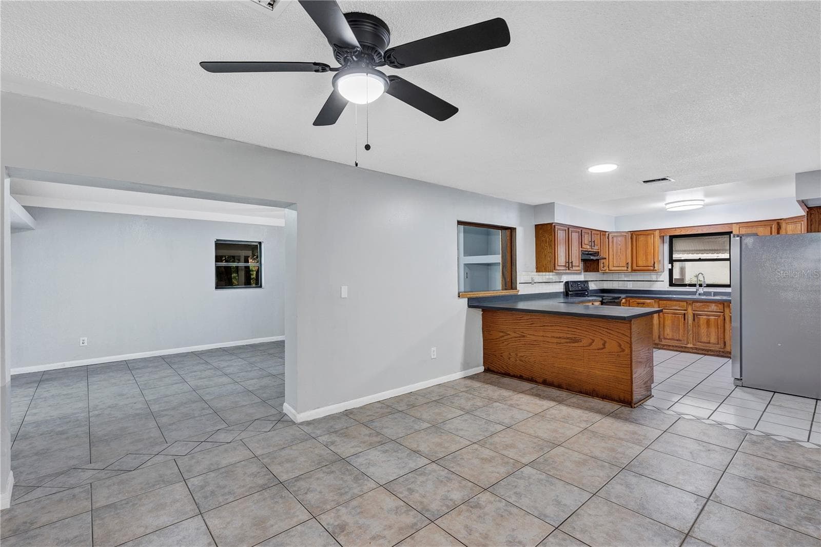Single Family Residence at 7900 TOLEDO ST, ORLANDO, photo 8 of 32