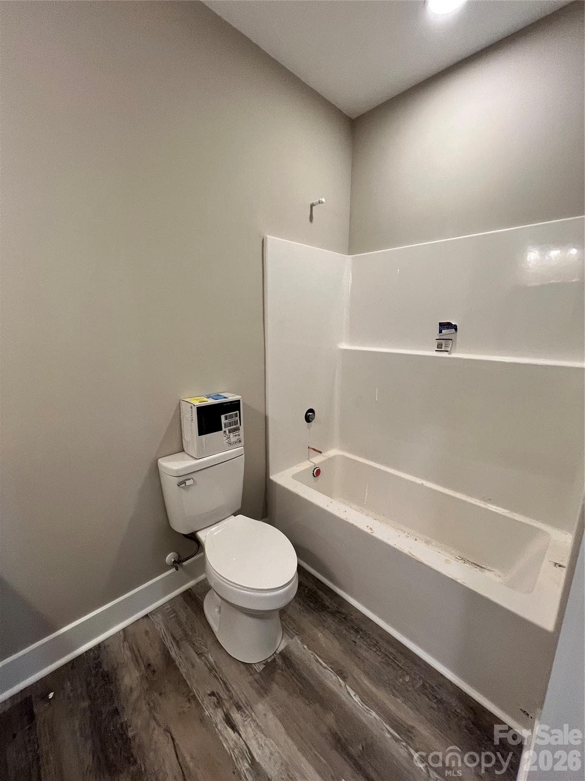 Hall Bathroom - 42629 Greenview Drive, Albemarle
