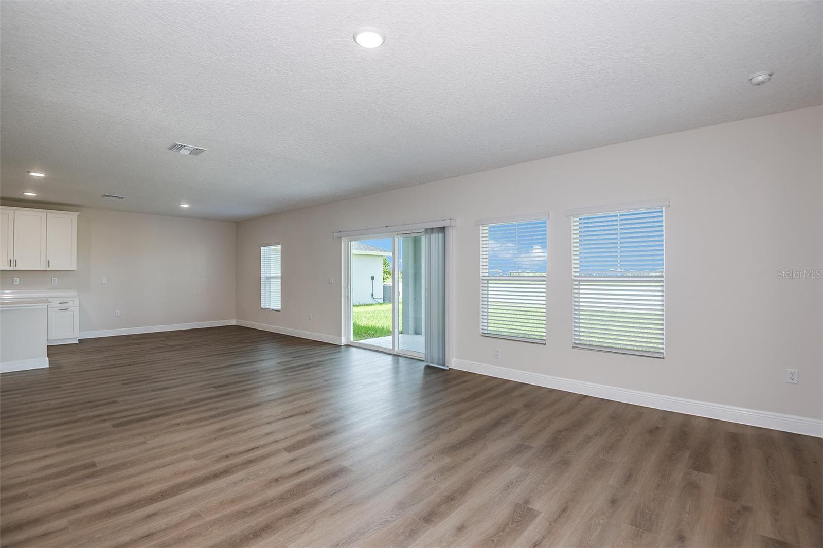 Single Family Residence at 31717 BIENVILLE LN, WESLEY CHAPEL, photo 12 of 31