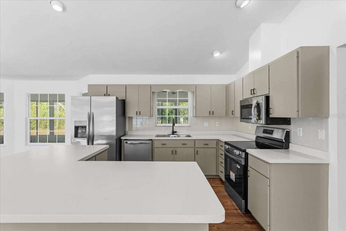 Single Family Residence at 957 NE 354TH AVE, OLD TOWN, photo 20 of 58