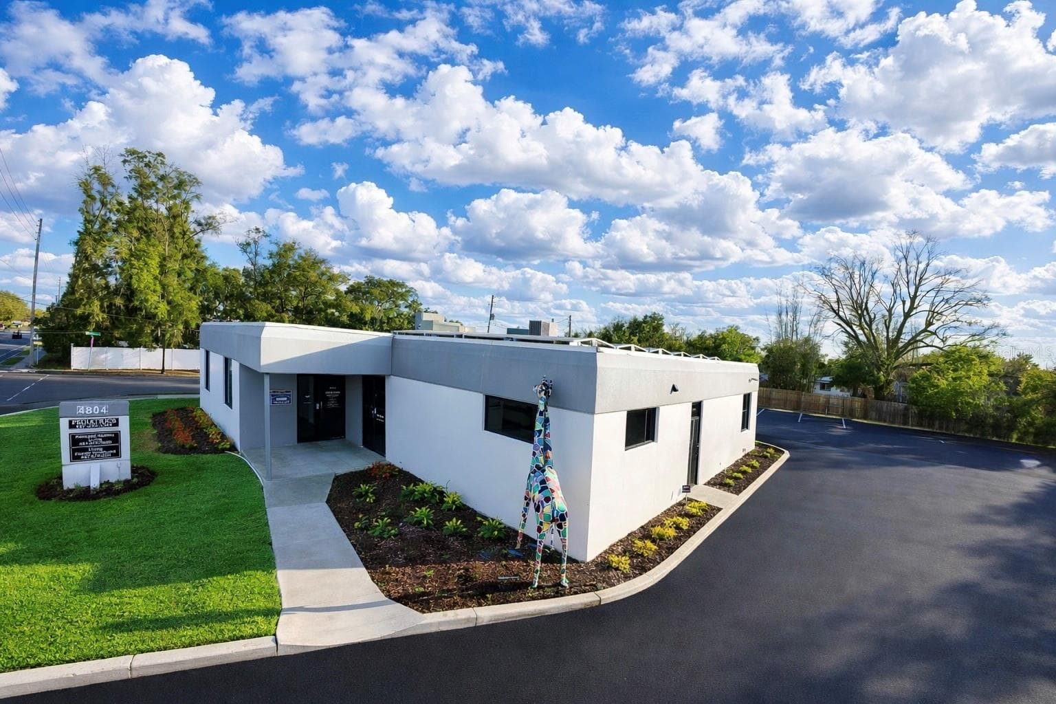 4804 EDGEWATER DR