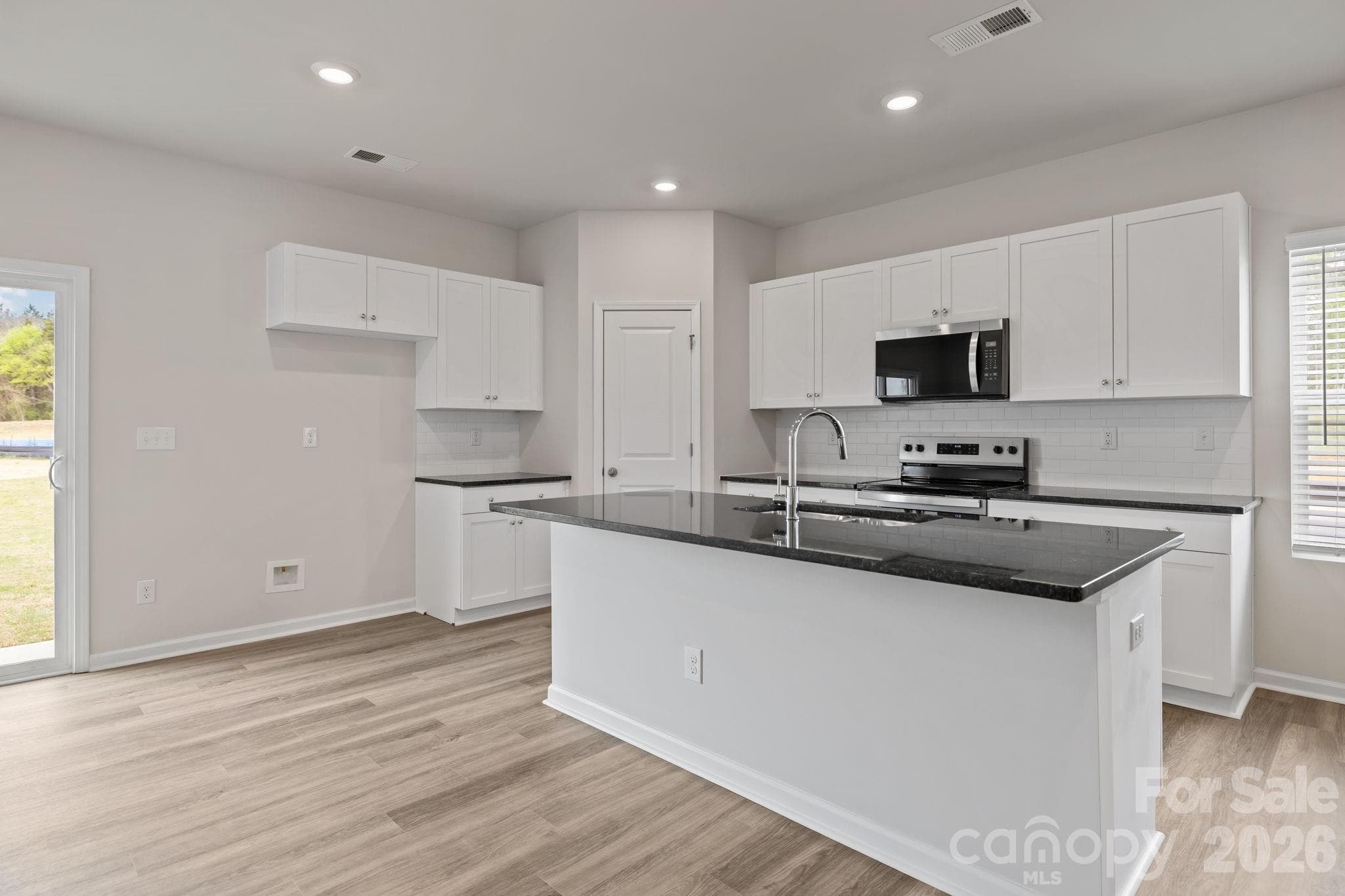 White, soft close cabinets - 1253 Marble Passage, Richburg