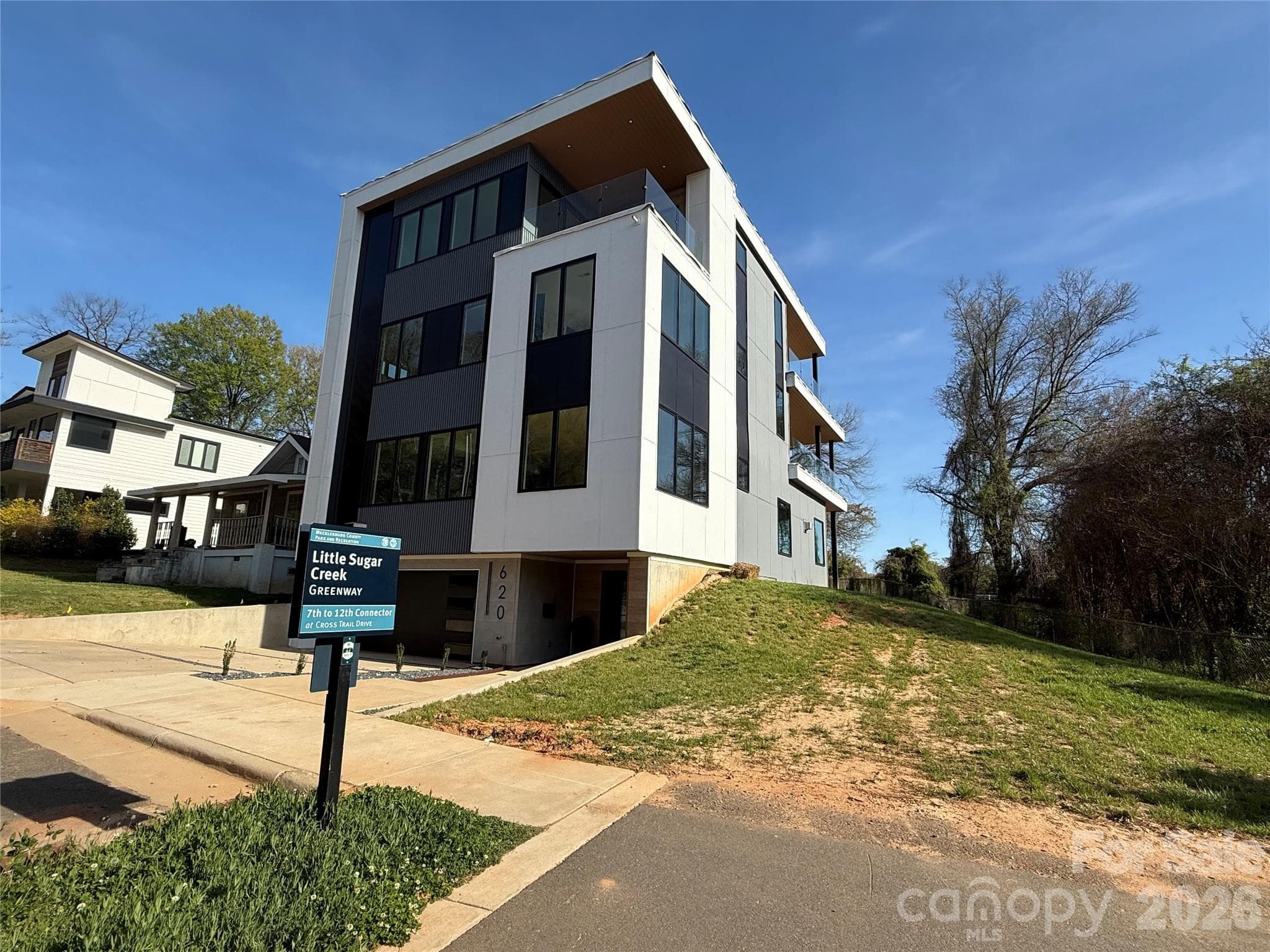 Single Family Residence at 620 Cross Trail Drive, Charlotte, photo 2 of 45