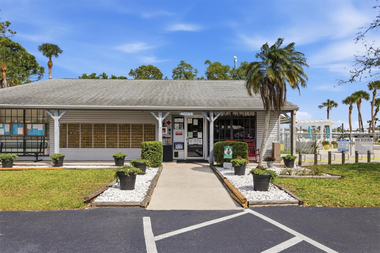 Manufactured Home at 1674 UNIVERSITY PKWY #41, SARASOTA, photo 32 of 34