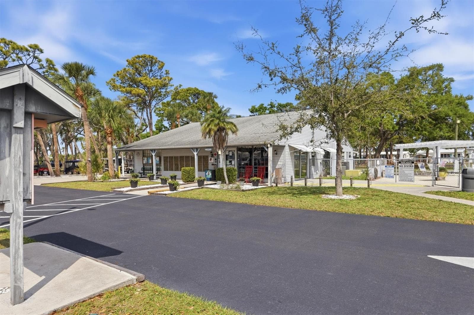 Manufactured Home at 1674 UNIVERSITY PKWY #41, SARASOTA, photo 33 of 34