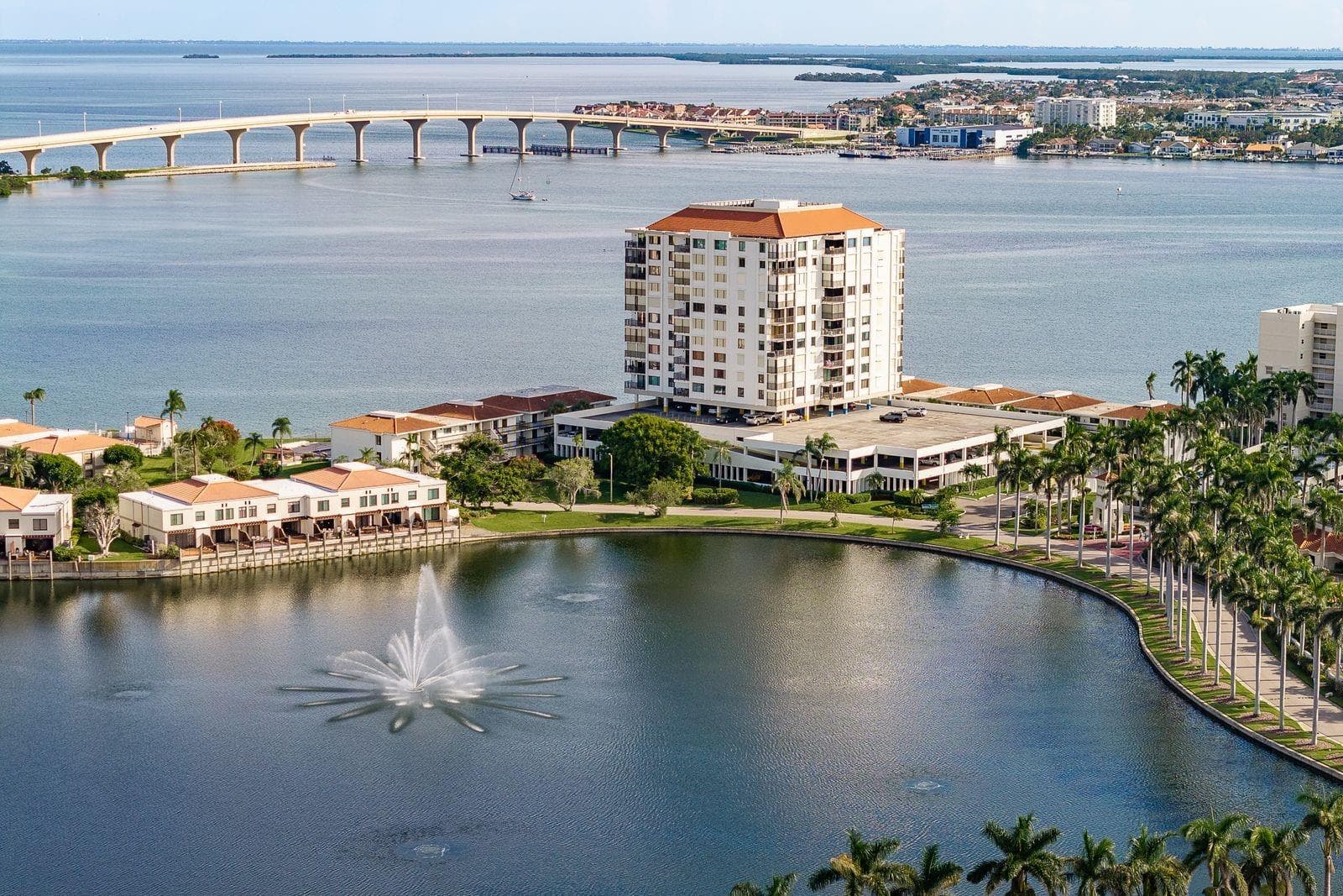 Condominium at 6287 BAHIA DEL MAR CIR #1202, ST PETERSBURG, photo 3 of 43