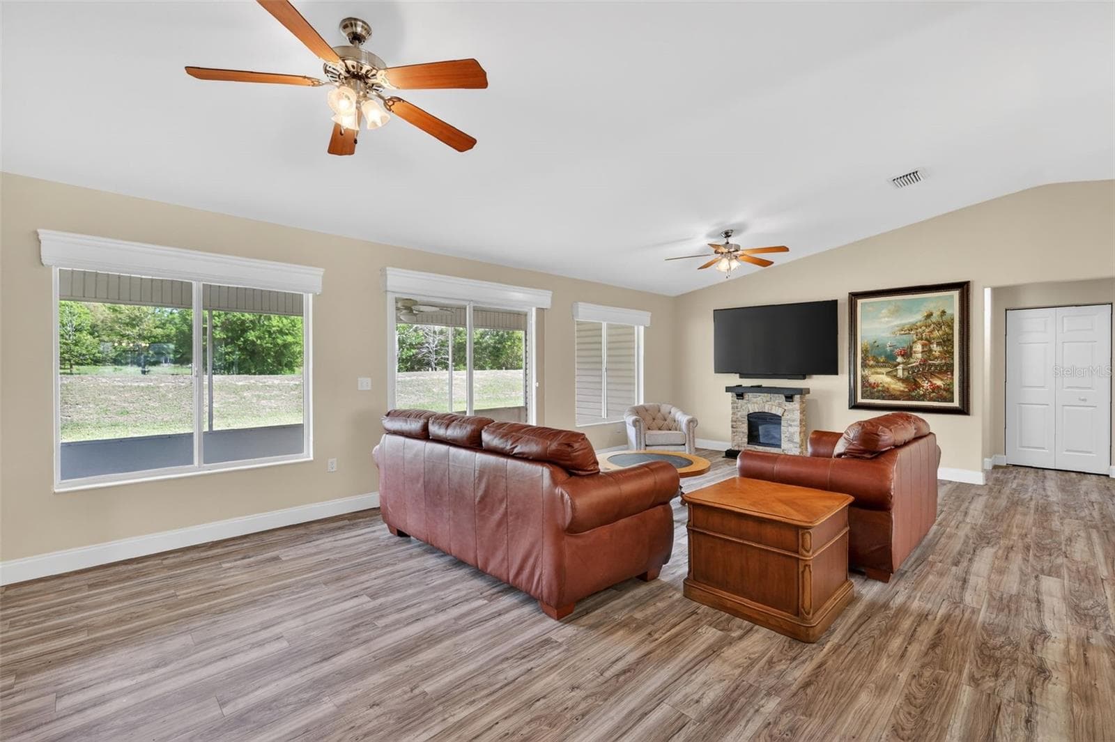 Single Family Residence at 13811 SE 85TH CIR, SUMMERFIELD, photo 10 of 31