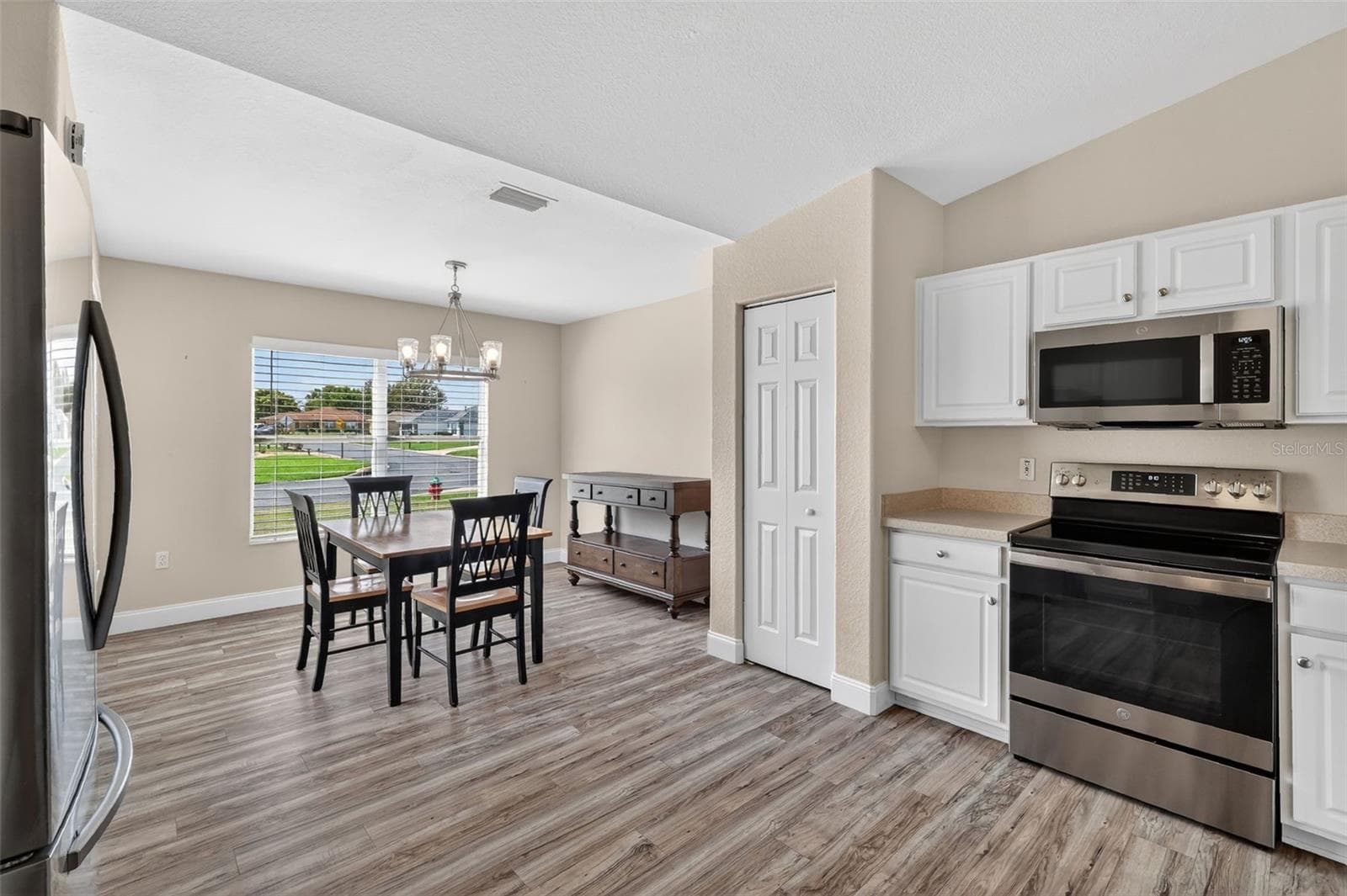 Eat-in Kitchen area - 13811 SE 85TH CIR, SUMMERFIELD