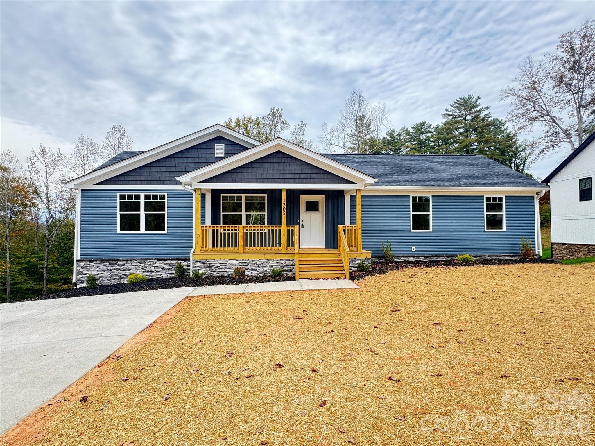 Single Family Residence at 1205 Summerhill Street SW, Lenoir, photo 3 of 29