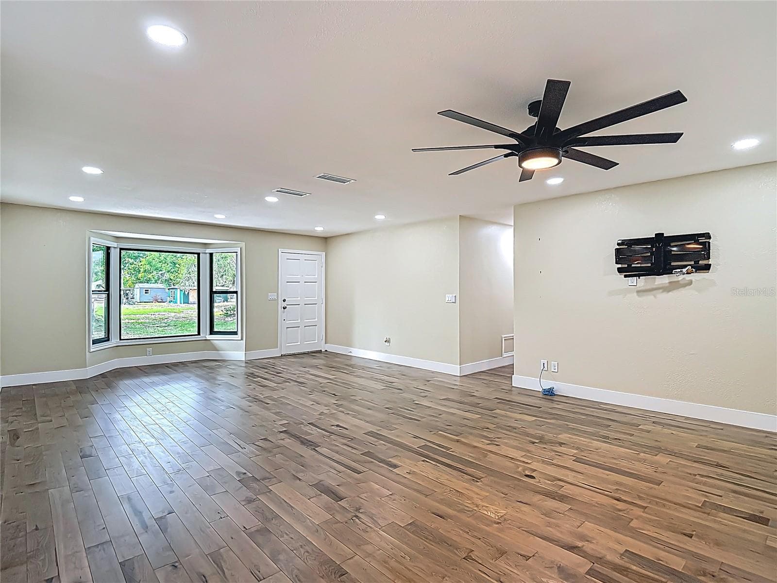 Single Family Residence at 216 CORBETT RD, LITHIA, photo 24 of 101