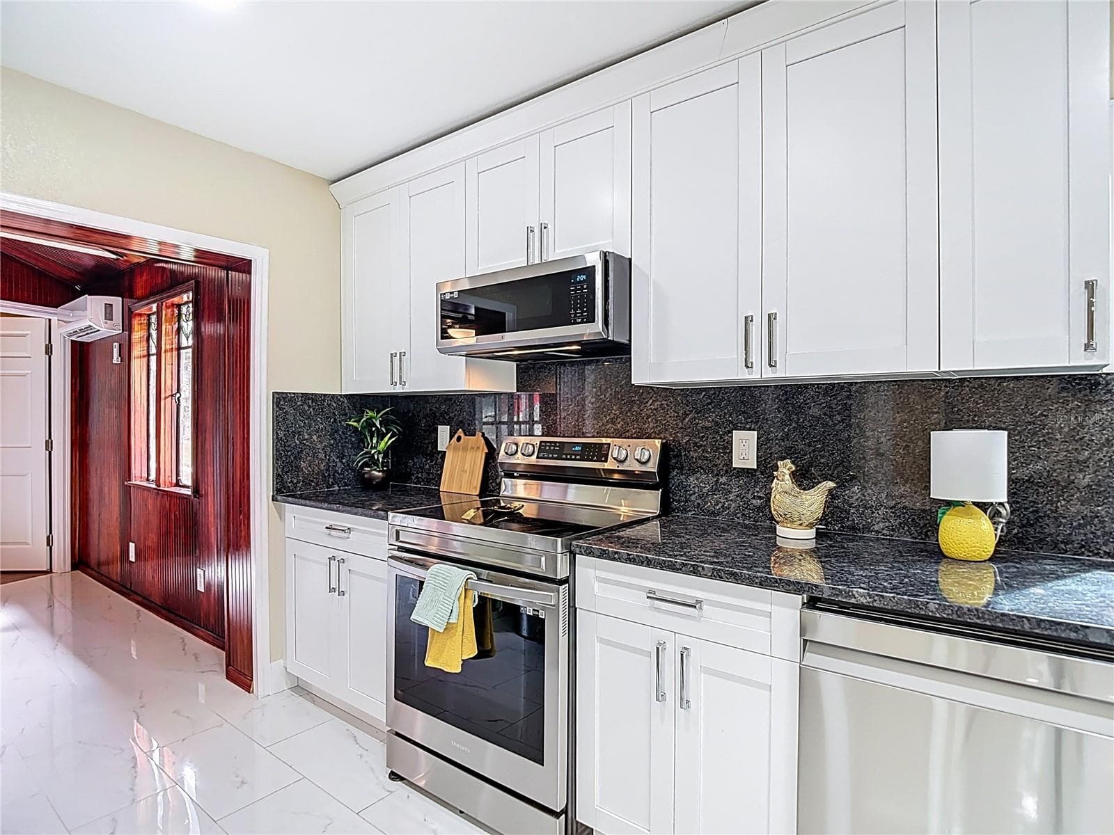 All appliances stay - 216 CORBETT RD, LITHIA