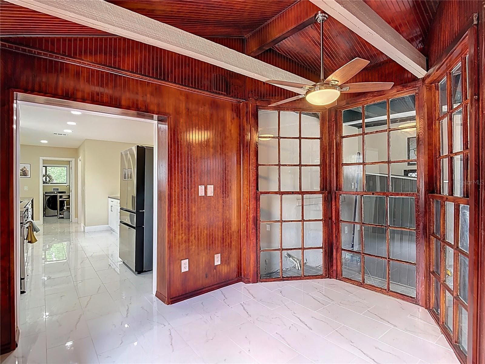 Rotunda room overlooking pool and pool bath - 216 CORBETT RD, LITHIA