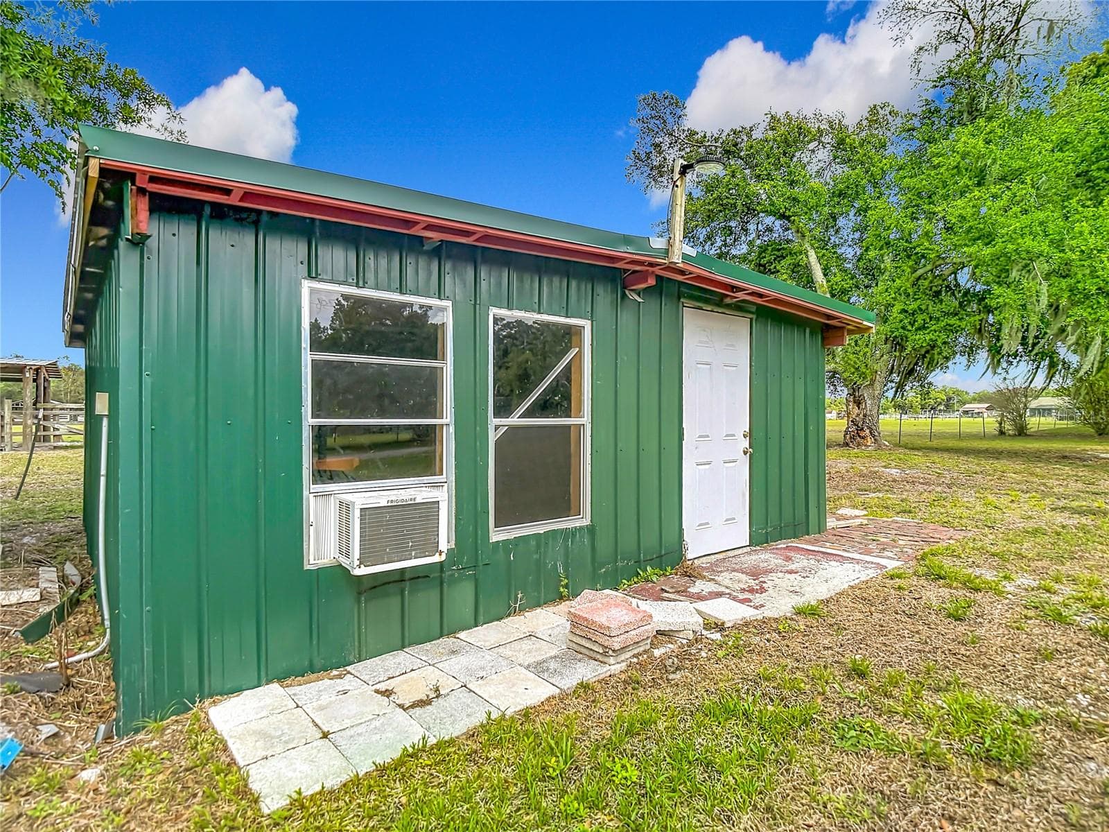 Single Family Residence at 216 CORBETT RD, LITHIA, photo 90 of 101