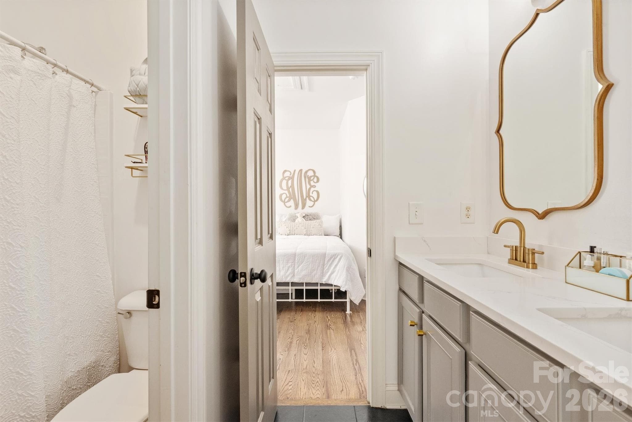 Jack and Jill bathroom - 869 Stratford Run Drive, Fort Mill