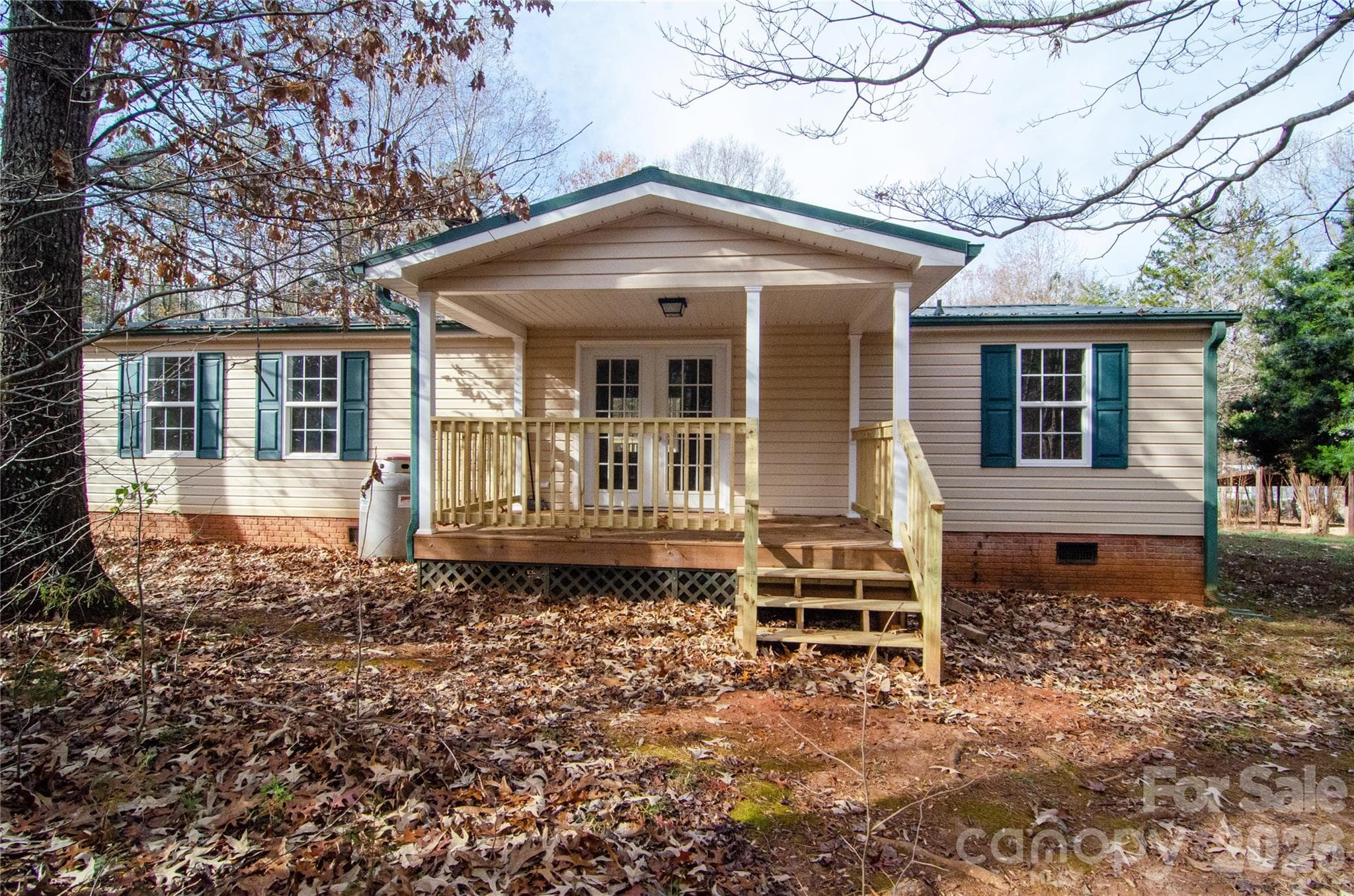 Single Family Residence at 1415 Smith Woods Lane, Hickory Grove, photo 5 of 16