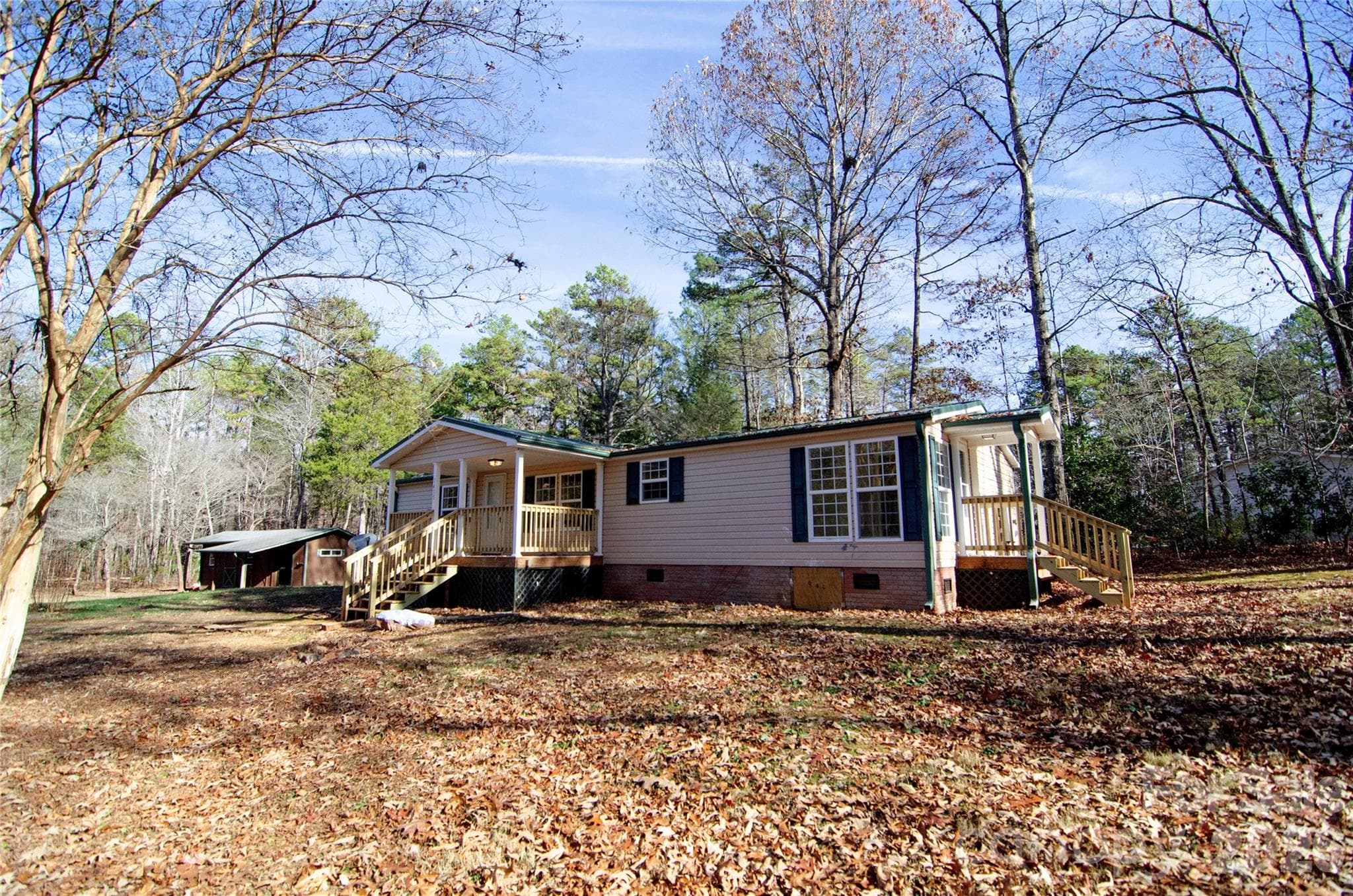 Single Family Residence at 1415 Smith Woods Lane, Hickory Grove, photo 2 of 16