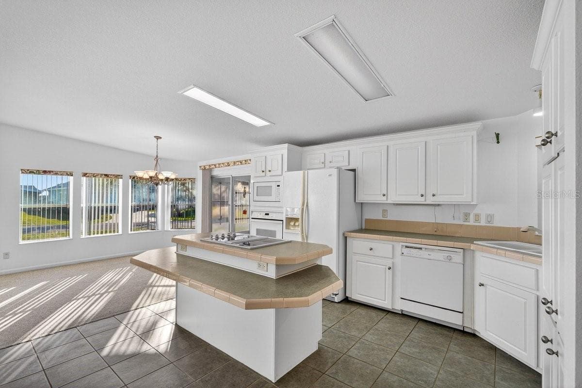 Manufactured Home at 332 MARSH LANDING LOOP, OAK HILL, photo 5 of 47