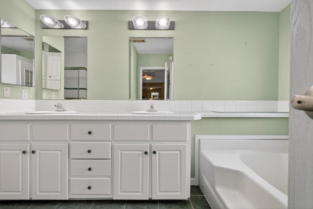 Manufactured Home at 332 MARSH LANDING LOOP, OAK HILL, photo 15 of 47