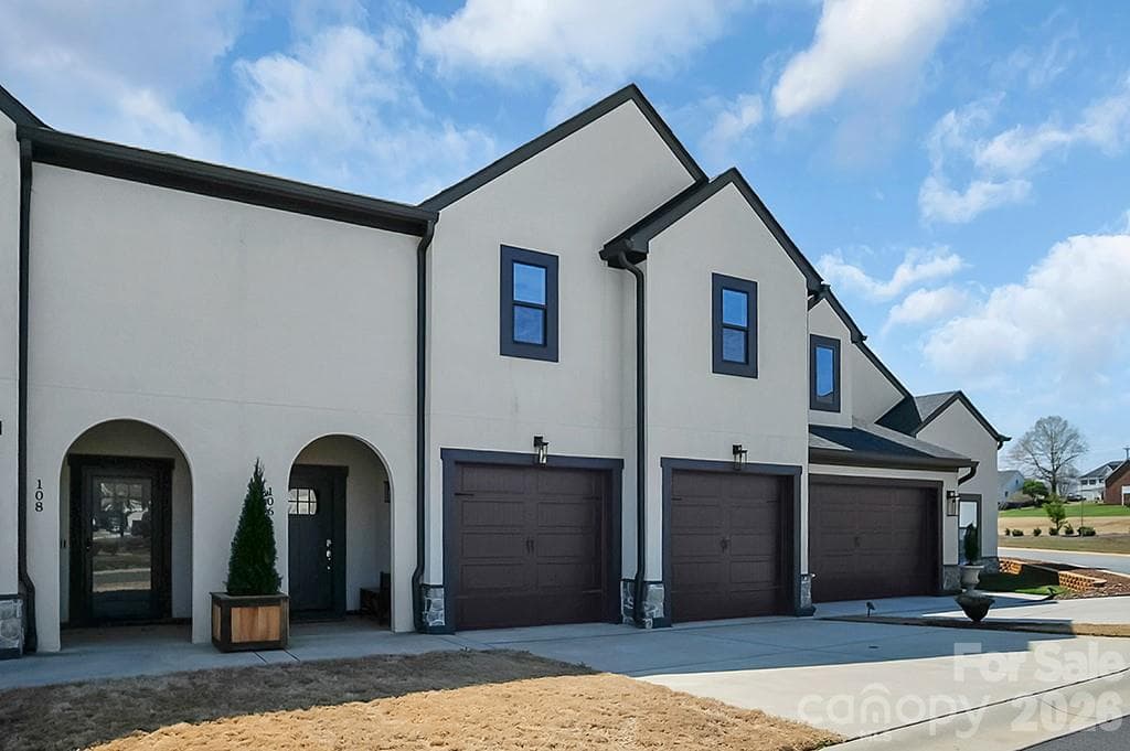 Townhouse at 106 Shields Drive, Lincolnton, photo 2 of 40