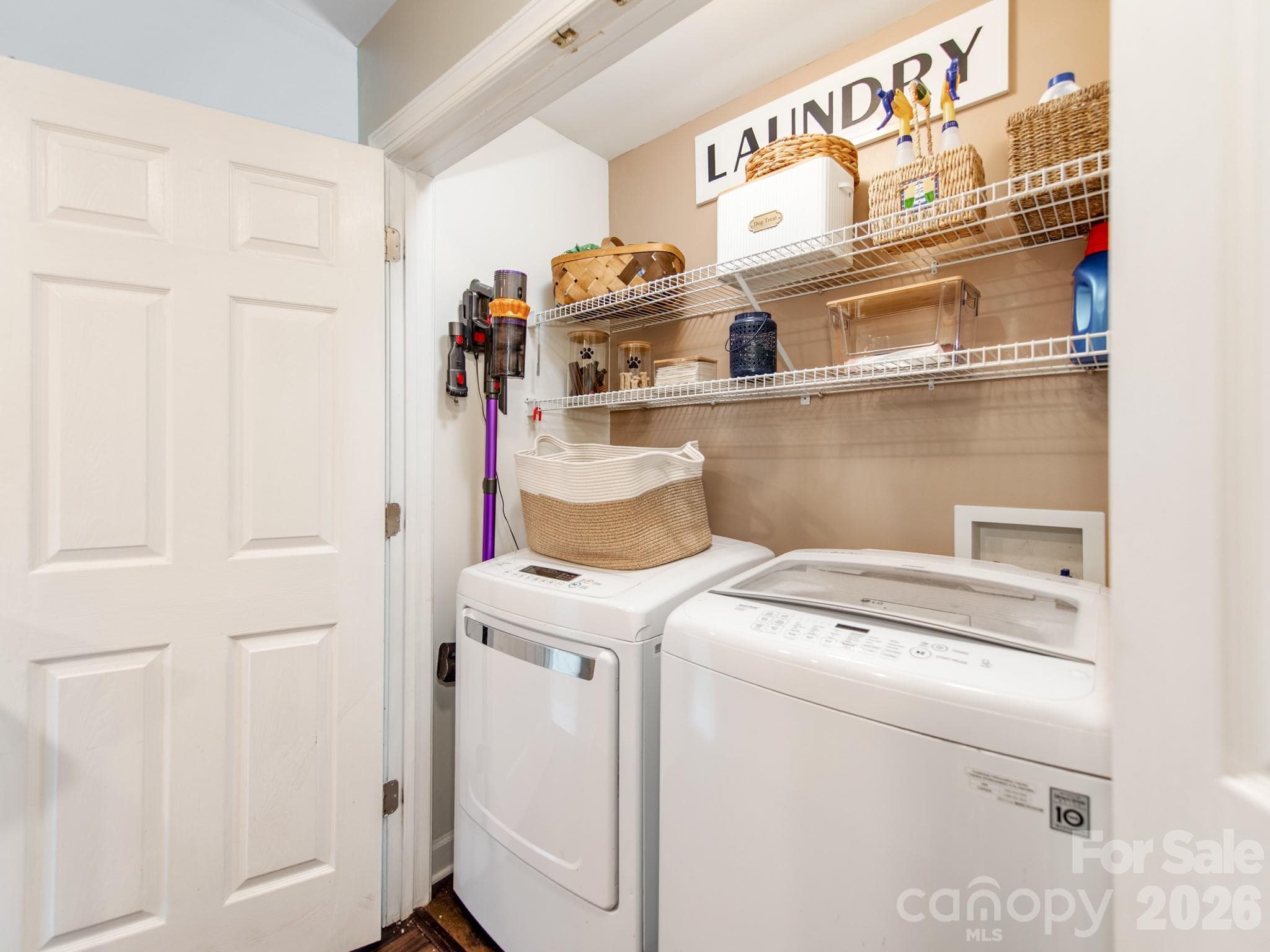 laundry area - Charlotte