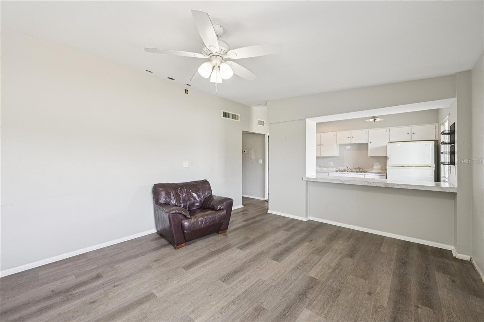 Townhouse at 1010 N PEBBLE BEACH BLVD, SUN CITY CENTER, photo 4 of 44
