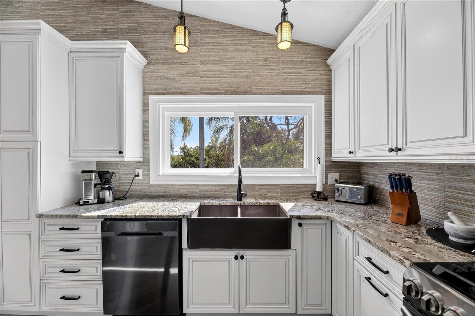 Single Family Residence at 931 GULF BLVD, BELLEAIR BEACH, photo 15 of 90