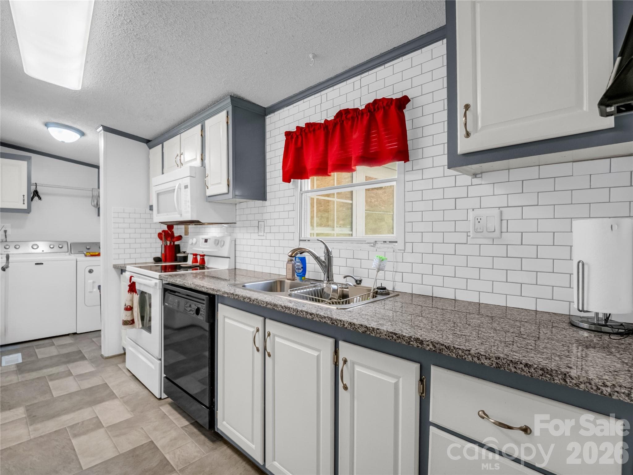 Single Family Residence at 48 Laurel Cove Road, Leicester, photo 15 of 45