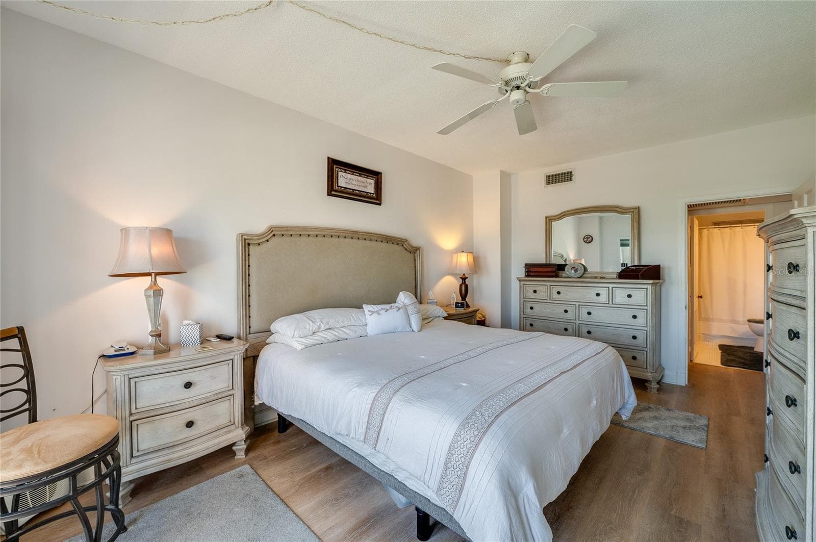 Large primary bedroom - 404 S BEACH ST #230 (604), DAYTONA BEACH