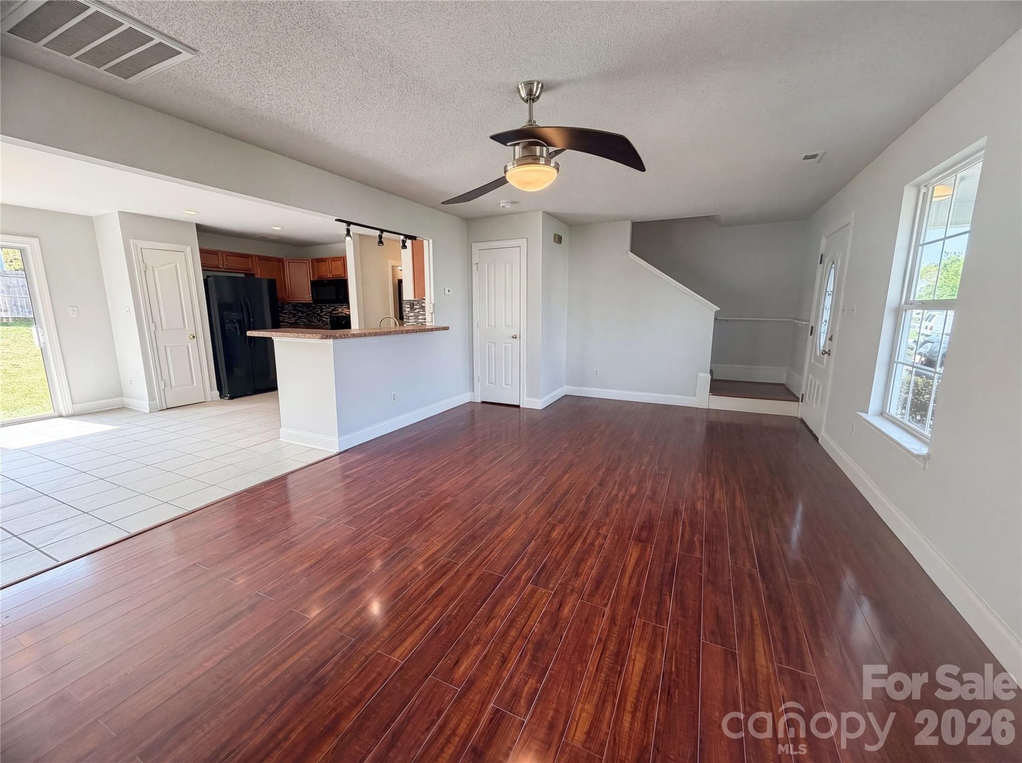 Single Family Residence at 11319 Red Finch Lane, Charlotte, photo 2 of 16