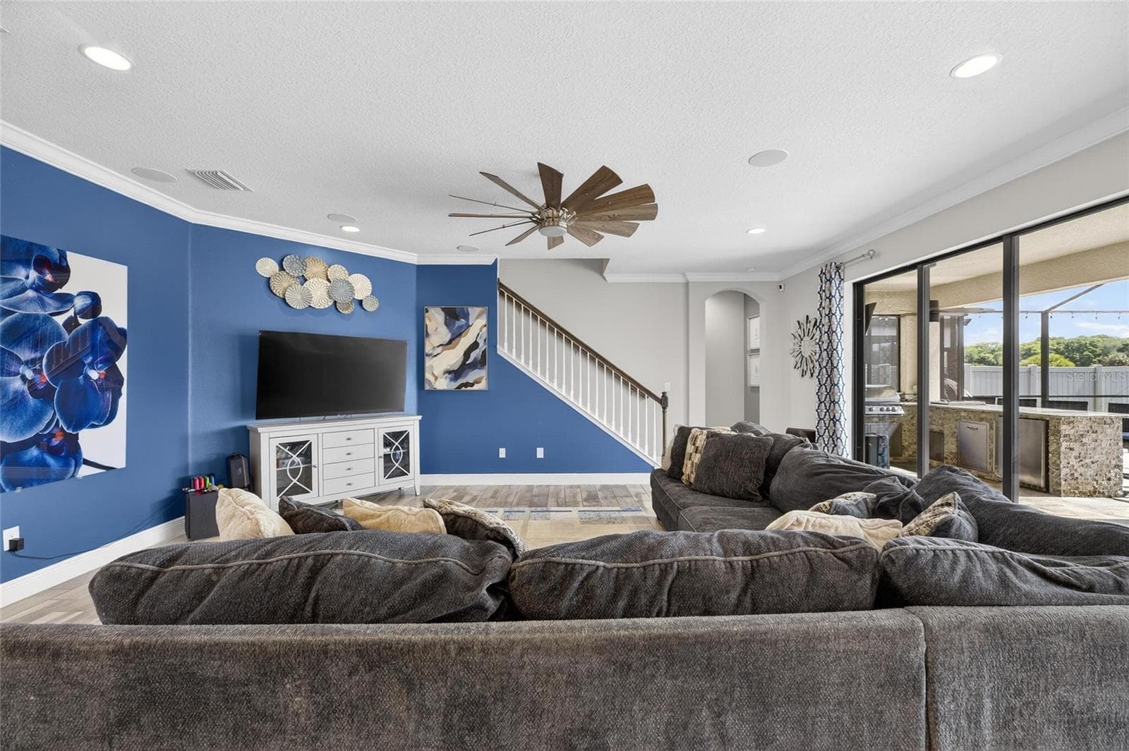 Single Family Residence at 12444 HORSESHOE BEND DR, LITHIA, photo 8 of 89