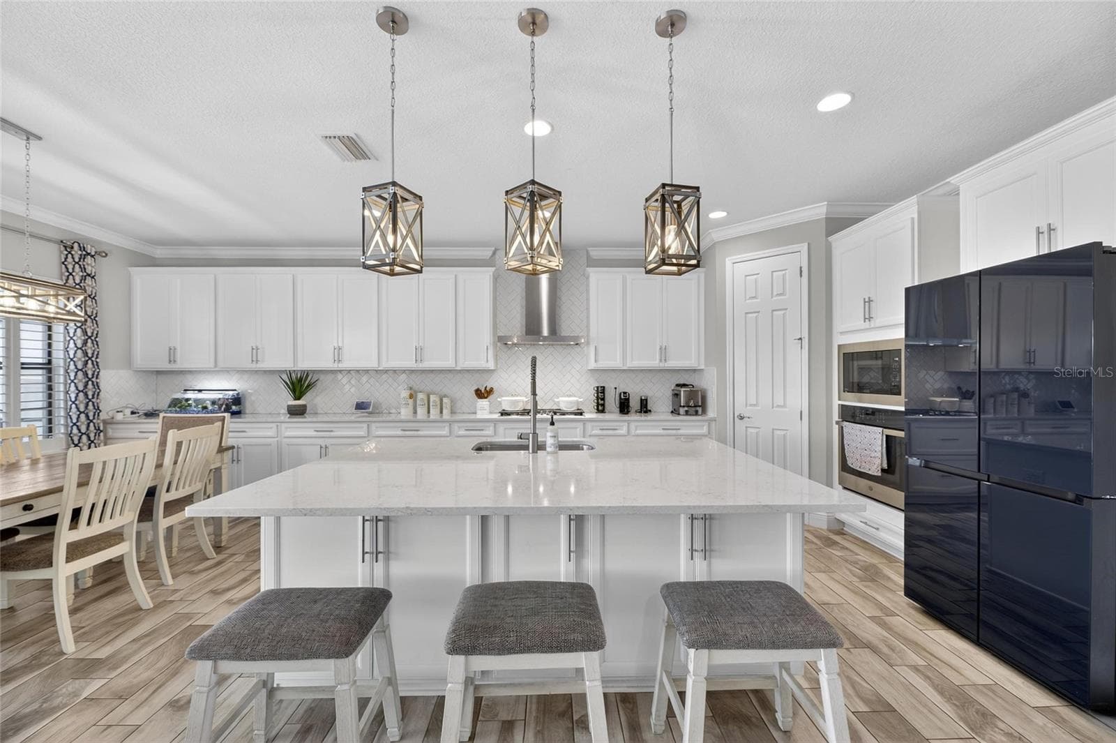 Single Family Residence at 12444 HORSESHOE BEND DR, LITHIA, photo 11 of 89