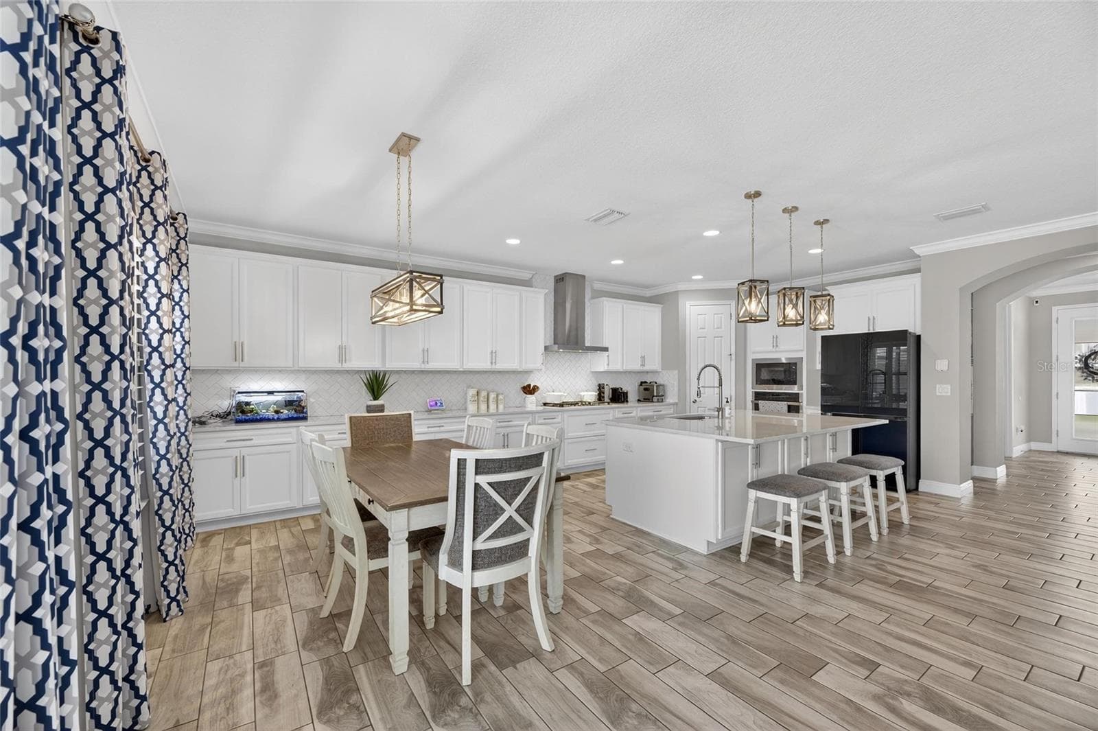Single Family Residence at 12444 HORSESHOE BEND DR, LITHIA, photo 13 of 89