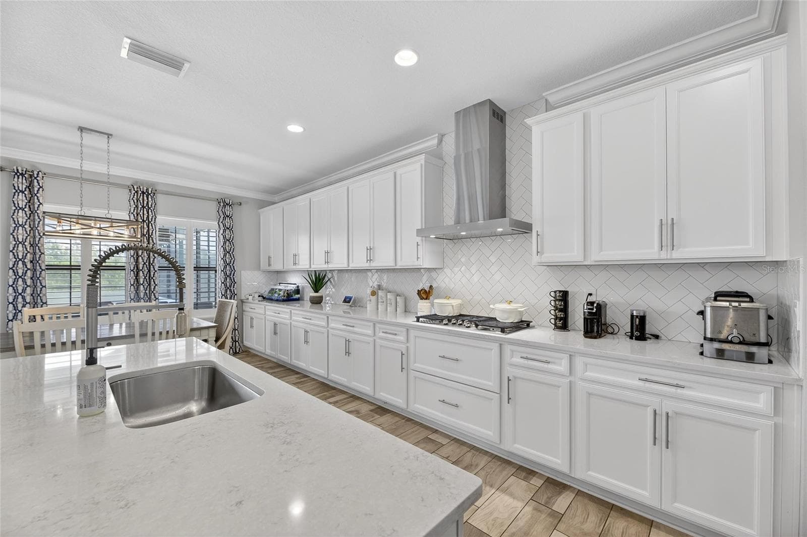 Single Family Residence at 12444 HORSESHOE BEND DR, LITHIA, photo 14 of 89