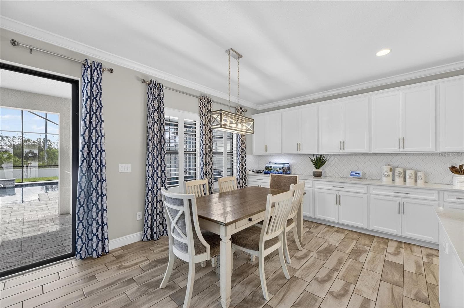 Single Family Residence at 12444 HORSESHOE BEND DR, LITHIA, photo 18 of 89
