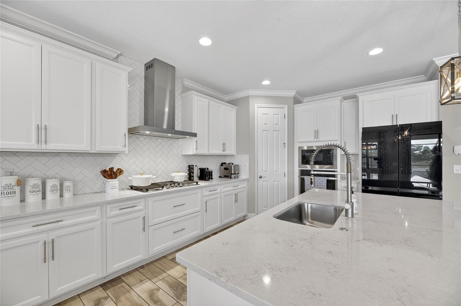Single Family Residence at 12444 HORSESHOE BEND DR, LITHIA, photo 19 of 89