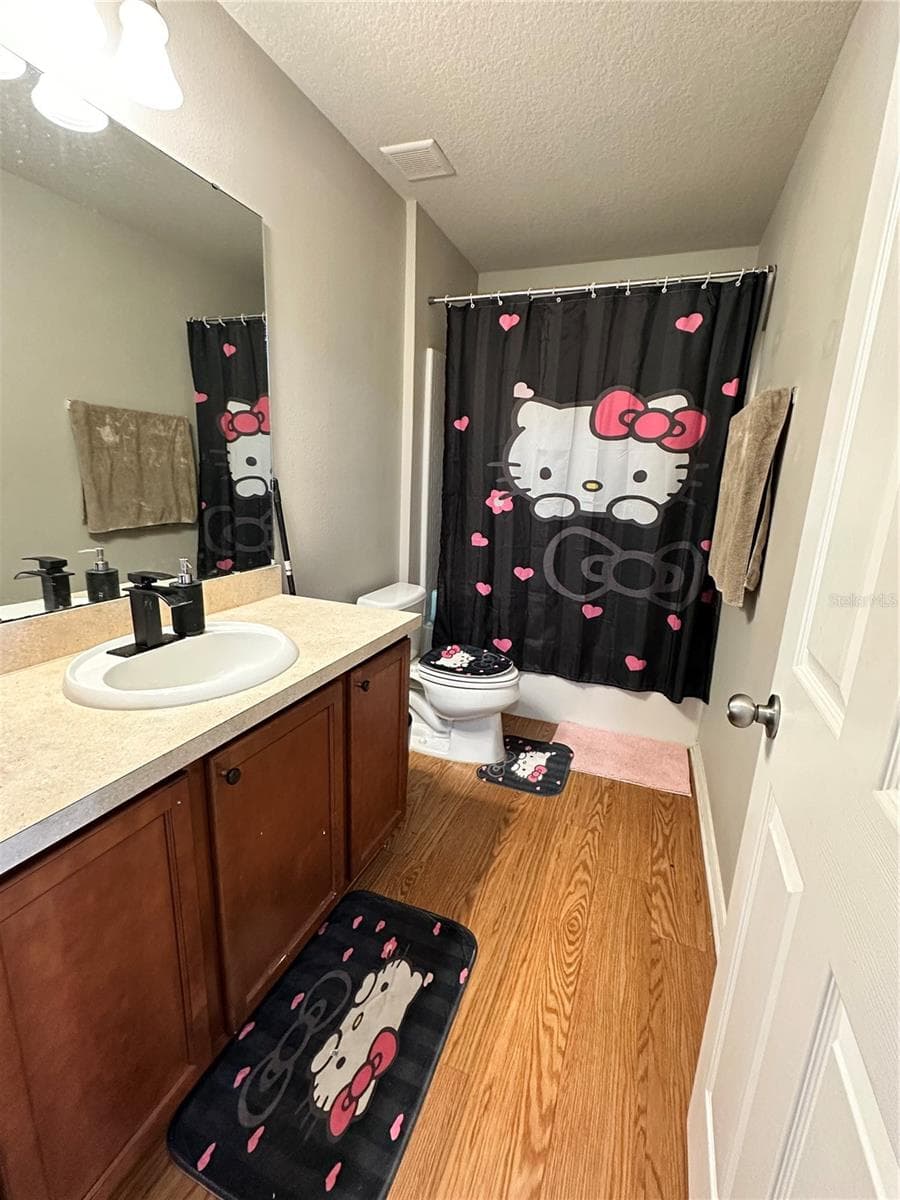 Full Bathroom (2nd Floor) - 4411 BANYAN TREE PL, RIVERVIEW