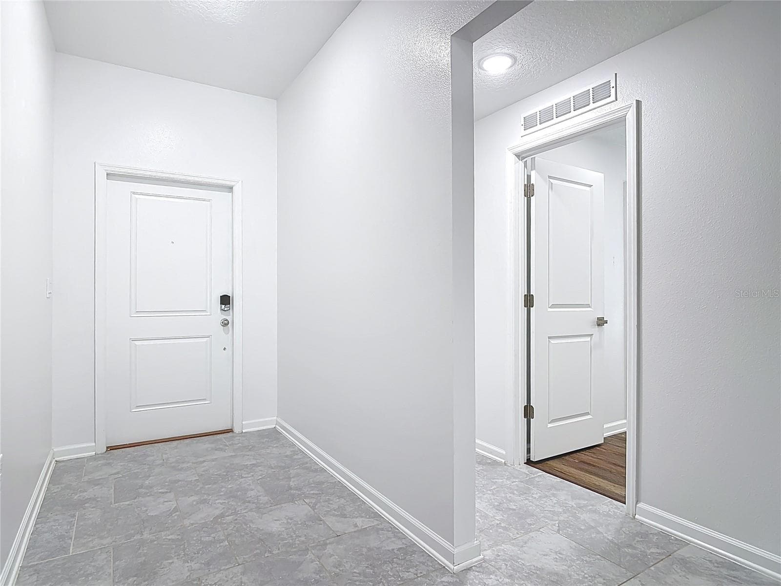 Single Family Residence at 1312 PEACH CREEK DR, OSTEEN, photo 5 of 62