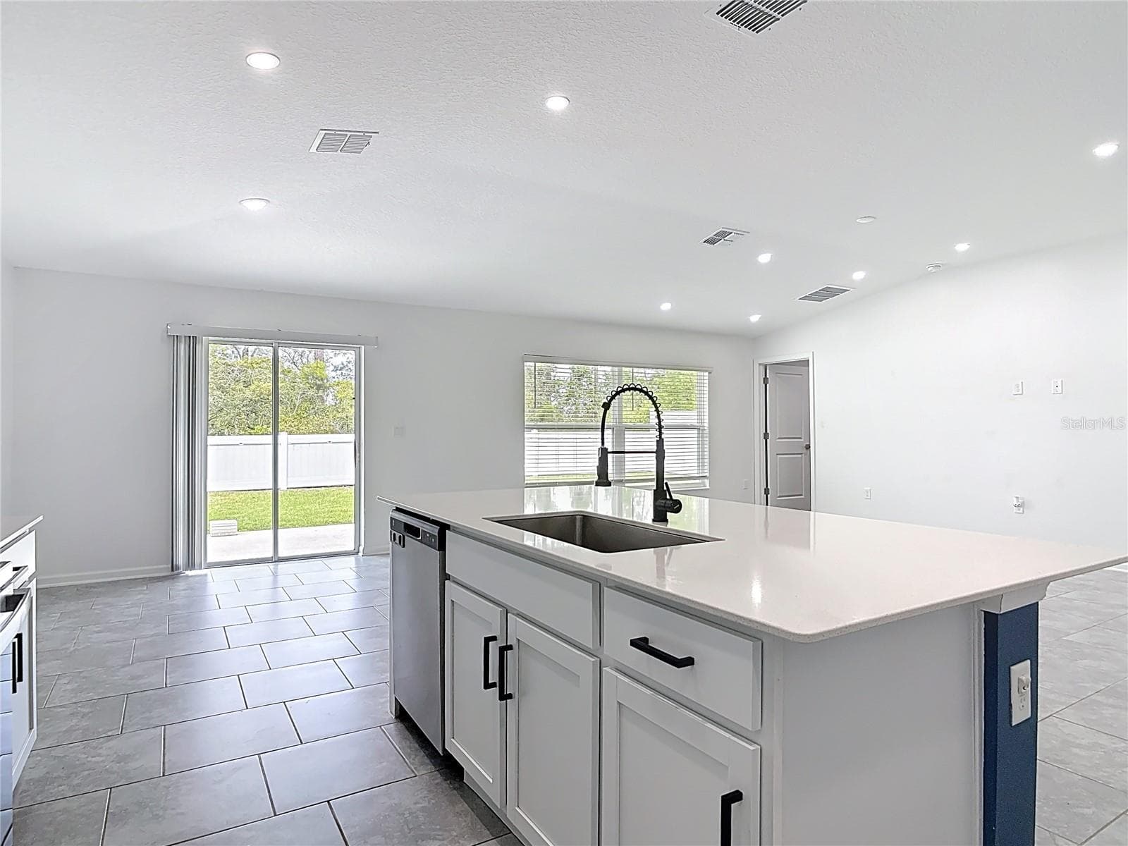 Single Family Residence at 1312 PEACH CREEK DR, OSTEEN, photo 11 of 62