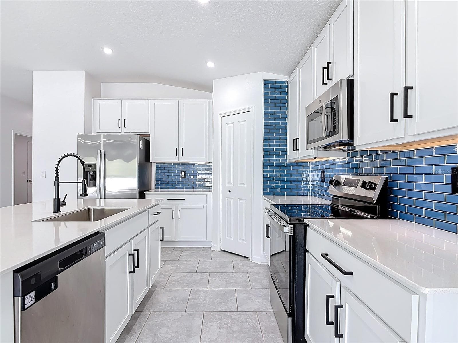 Single Family Residence at 1312 PEACH CREEK DR, OSTEEN, photo 13 of 62