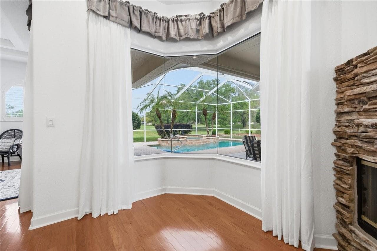 Breakfast Nook - 5021 CHAMPIONSHIP CUP LN, SPRING HILL