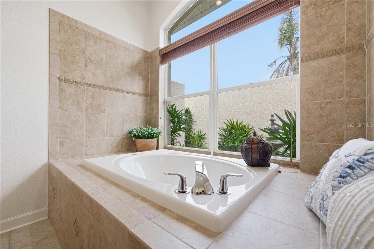 Primary Bathroom - 5021 CHAMPIONSHIP CUP LN, SPRING HILL
