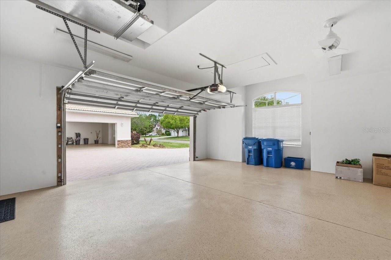 Garage 1 with EV Plug - 5021 CHAMPIONSHIP CUP LN, SPRING HILL
