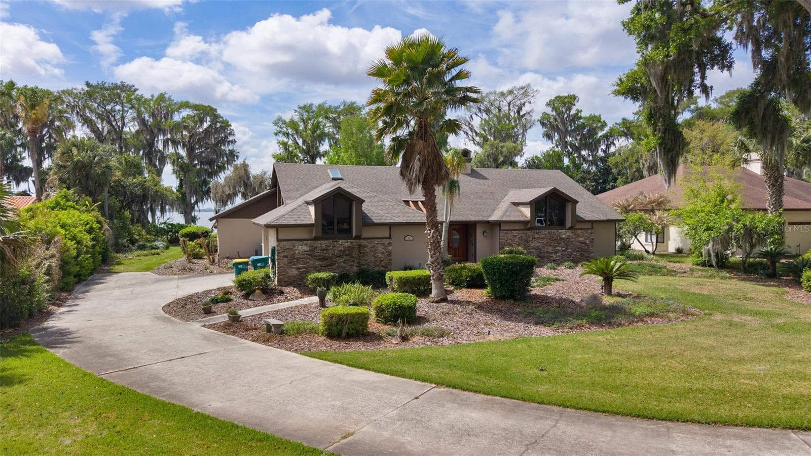 60 SAND LAKE PL