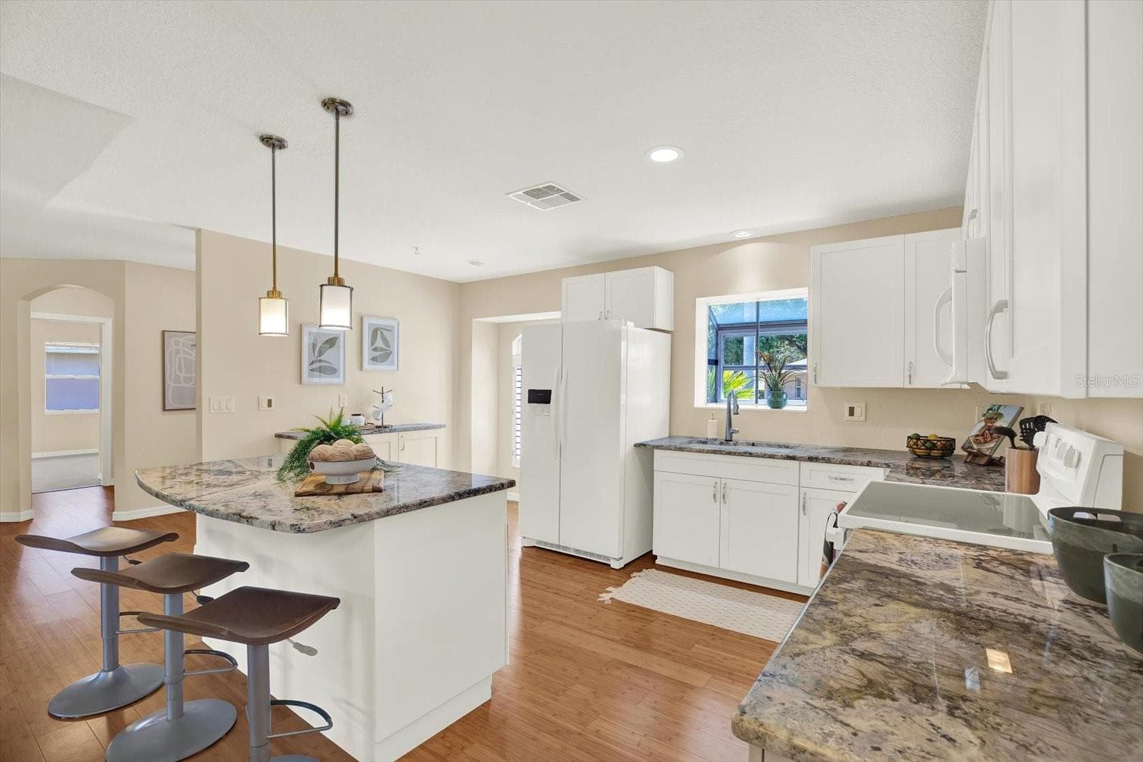 Single Family Residence at 29451 SCHINNECOCK HILLS LN, SAN ANTONIO, photo 6 of 77