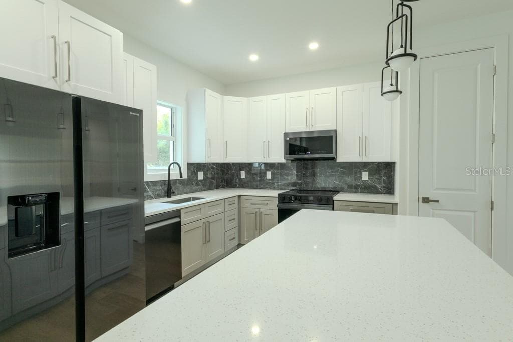 Single Family Residence at 4323 LA FRANCE AVE, NORTH PORT, photo 2 of 18