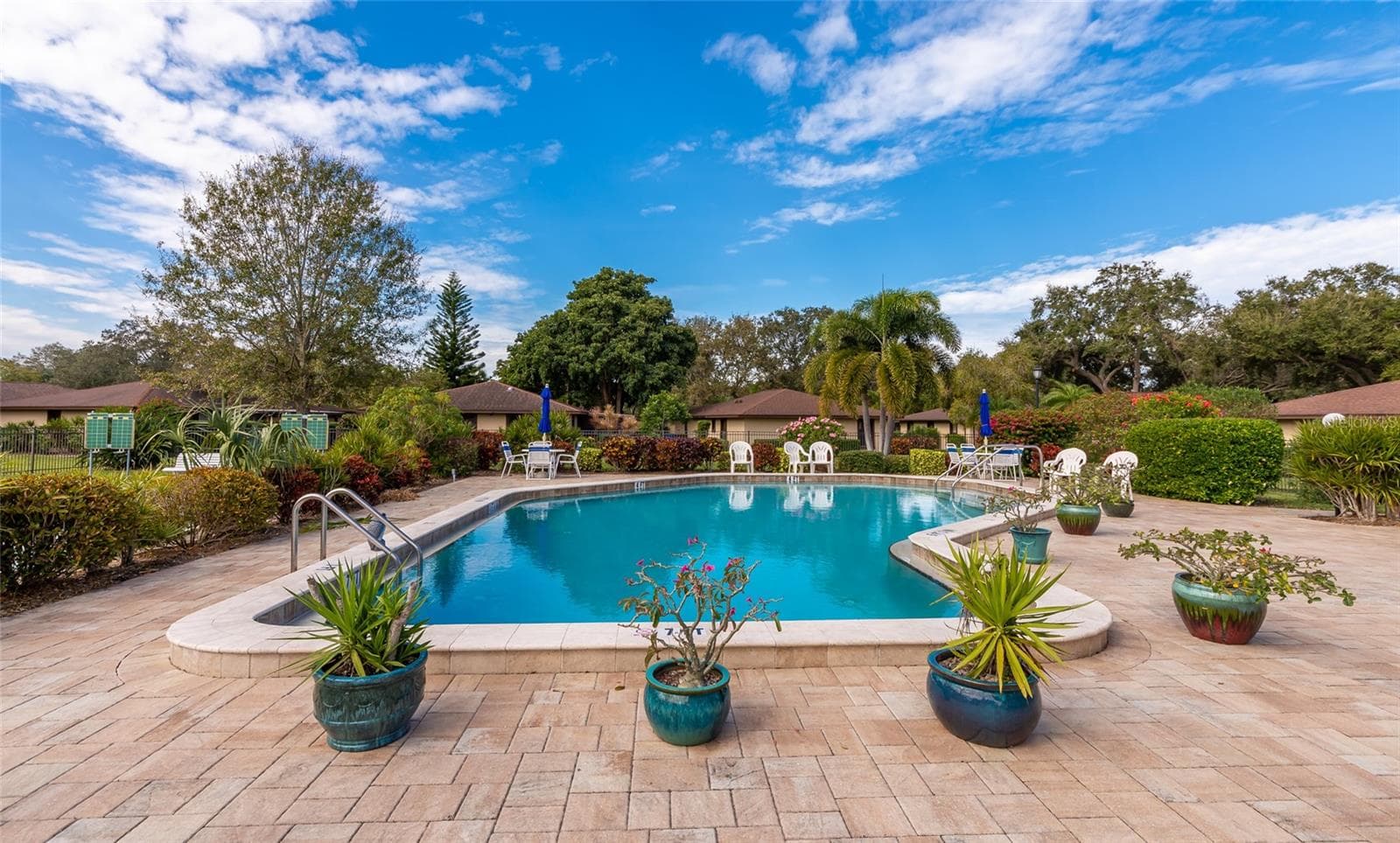 Pool area - 6220 29TH AVE W #6220, BRADENTON
