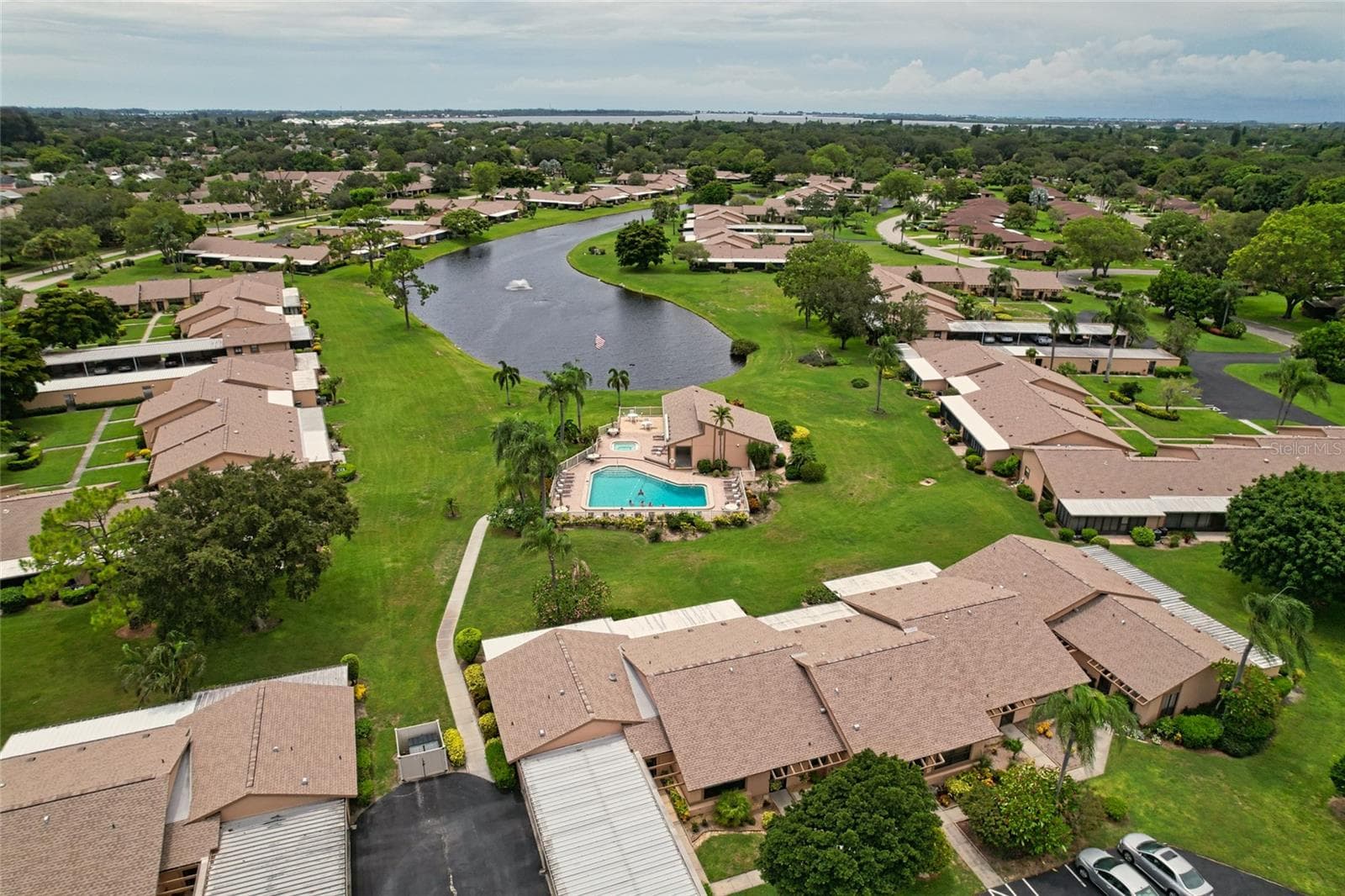 Walk to the pool from your home - 6220 29TH AVE W #6220, BRADENTON